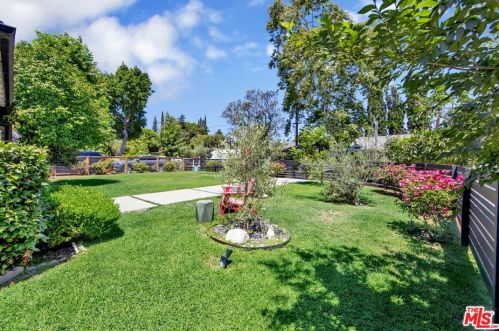 12202 Hartsook St, North Hollywood CA  91601-3961 exterior