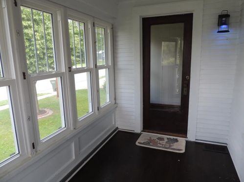 1104 Valparaiso St, Valpo, IN 46383-3525