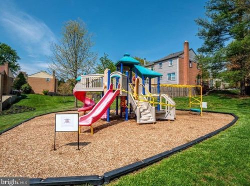 5614 Stillwater Ct, Springfield VA  22015-1844 exterior