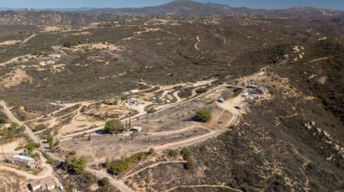 15863 Sequan Truck Trl, Alpine CA  91901-3501 exterior