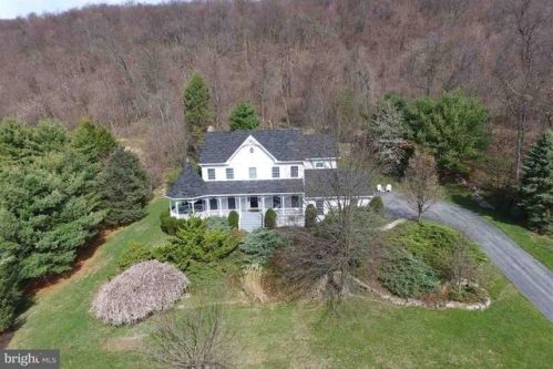 2374 Forest Hills Dr, Harrisburg, PA 17112-1088