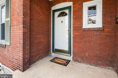 25 Spruce St, Boothwyn, PA 19061-4630