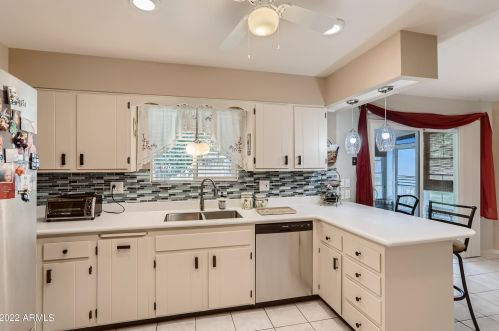 10736 Venturi Dr, Sun City, AZ 85351-4622