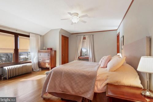 727 Baltimore Pike, Kennett Sq PA  19348-2405 exterior