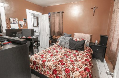 1624 8th St, Long Beach CA  90813-5106 exterior
