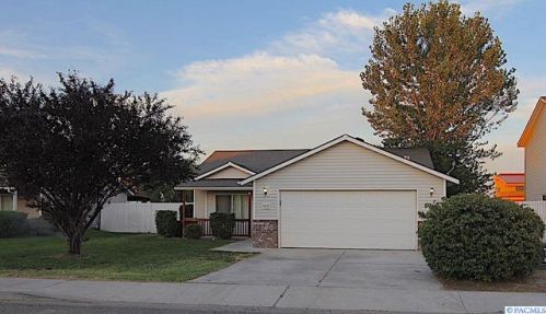 1203 Beech Ave, Pasco, WA 99301-4329