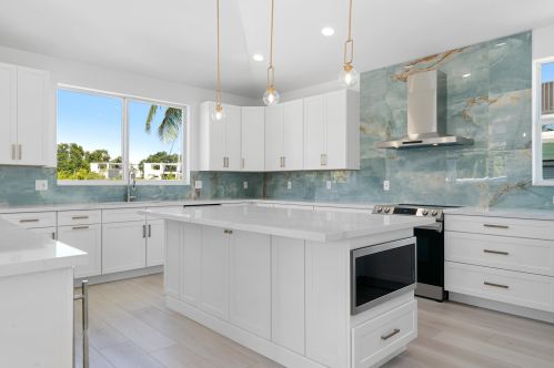 15 Al Canta Ln, Key Largo, FL 33037-4727