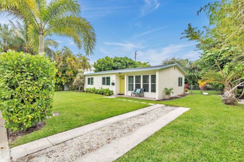 228 Gregory Rd, West Palm Beach, FL 33405-5032