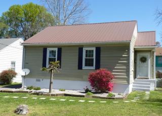 2704 Fairview St, Knoxville, TN 37917-3828