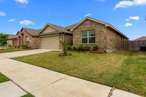2620 Clarks Mill Ln, Fort Worth TX  76123-2620 exterior