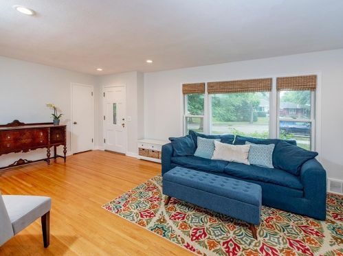5324 Shoreview Ave, Minneapolis, MN 55417-1949