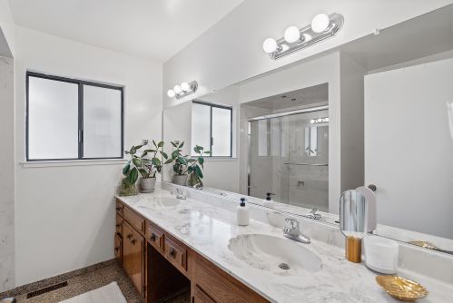 1999 Edgehill Ct, San Leandro CA  94577-6302 exterior