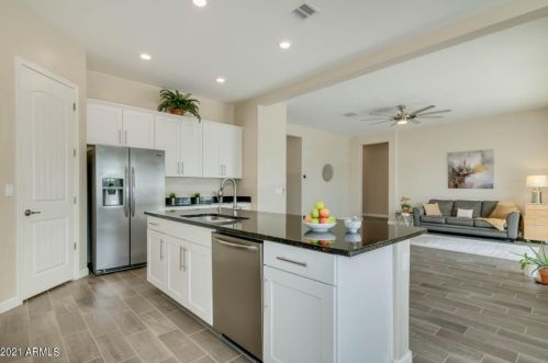4926 Quiet Way, Gilbert AZ  85298-0648 exterior