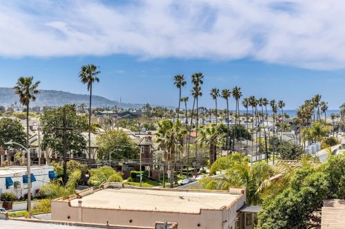 705 Juanita Ave, Redondo Beach CA  90277-2227 exterior