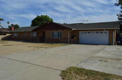 7615 Redbank Rd, Bakersfield, CA 93307-3220