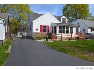 118 Brayton Rd, Rochester, NY 14616-2962