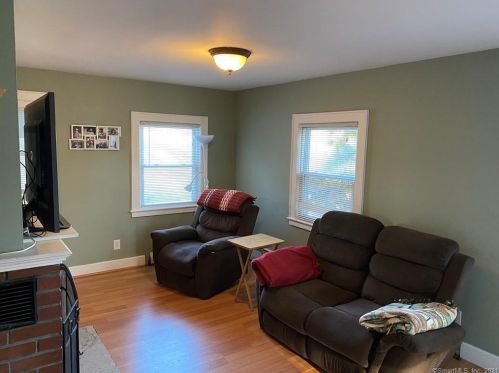 462 Main St, Terryville CT  06786-6808 exterior