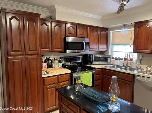 3020 Rosemarie Dr, Titusville, FL 32796-2319
