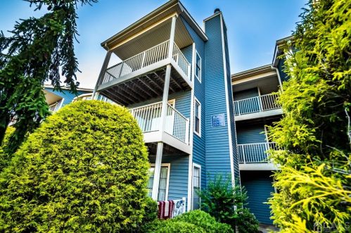 151 Longfield Ct, East Brunswick, NJ 08816-1832