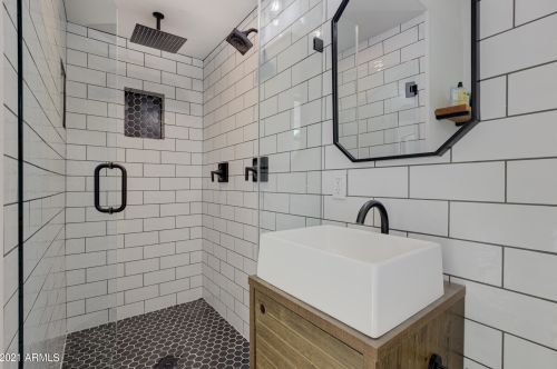 6220 7th Ave, Phoenix AZ 85007-4102 exterior