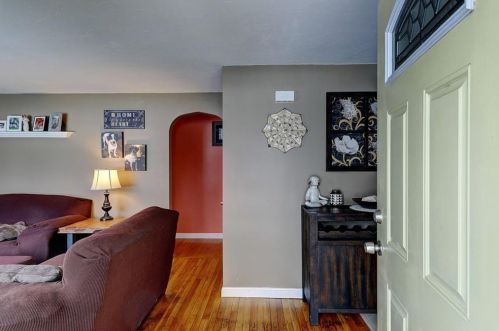 30 Elaine St, Webster, MA 01570-3647