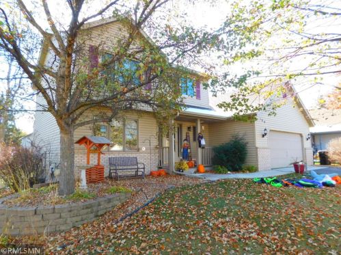164 Glenview Ave, Lino Lakes, MN 55014-1295