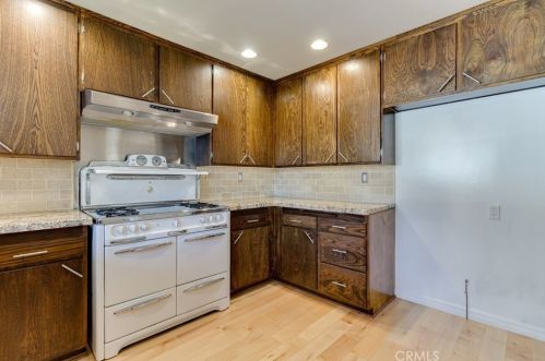 13417 Ocean Gate Ave, Hawthorne CA  90250-5611 exterior