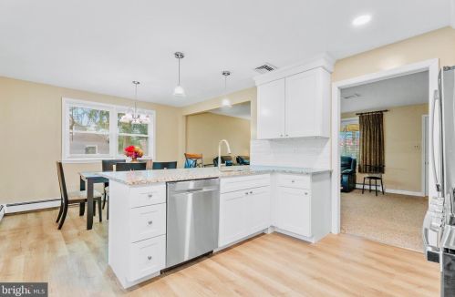 84 Franklin Corner Rd, Lawrence Township NJ  08648-2102 exterior