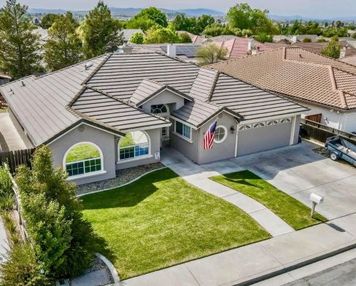 1280 Clearview Dr, Hollister, CA 95023-6737