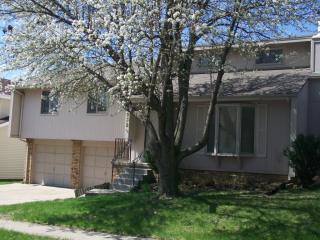 5932 108th Avenue Cir, Omaha NE  68164-1502 exterior