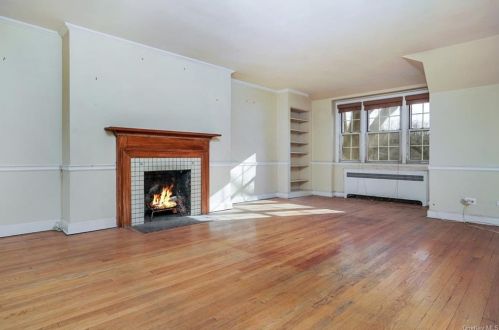 5 Campus Pl, Scarsdale, NY 10583-1516