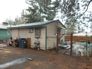 1257 10 St, Bend OR  97701-4852 exterior