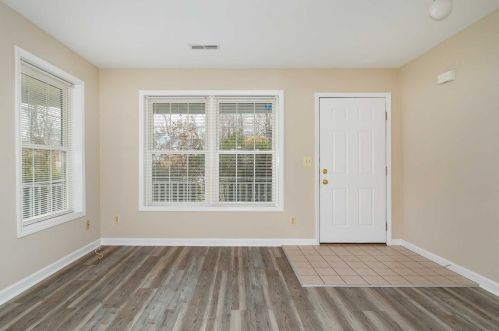 17 Windsor Ct, Poughkeepsie NY  12601-1116 exterior