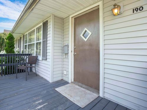 190 Wick Ave, Hermitage, PA 16148-1874