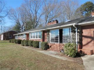 820 Ellington Dr, Winston Salem, NC 27104-3313