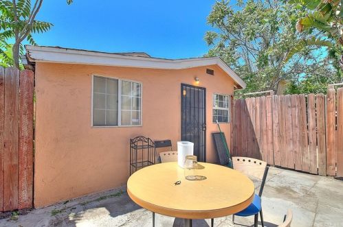 2831 Cade St, Long Beach CA 90805-3326 exterior