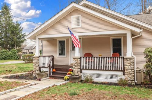 1195 New Rd, Shrub Oak, NY 10588-1404