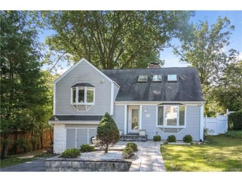 28 Woods End Ln, Hartsdale, NY 10530-1611