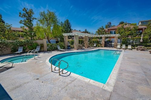 27920 Cherry Blossom Pl, Santa Clarita CA  91354-1220 exterior