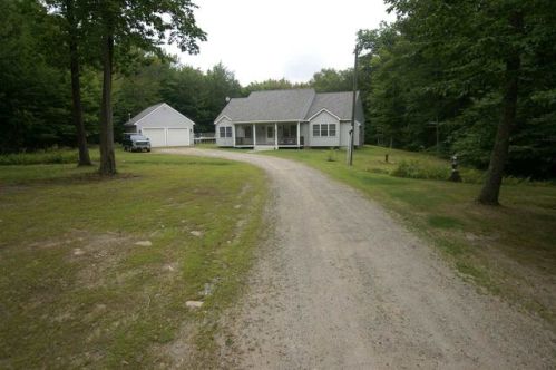 70 Drew Dr, Wakefield, NH 03887-6301