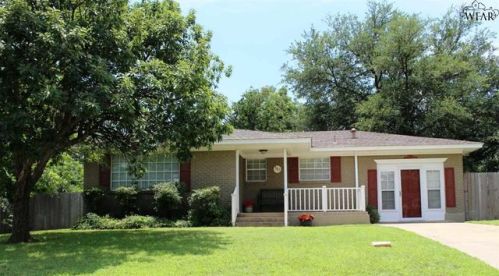 907 Ikard St, Henrietta, TX 76365-3012