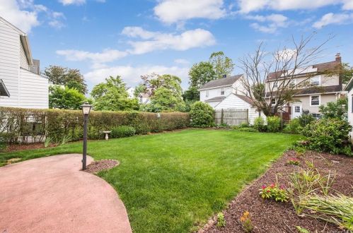 233 Chatterton Pkwy, White Plains NY  10606-2235 exterior