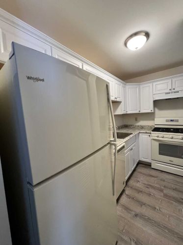 12 Field Ct, Fishkill NY  12524-2613 exterior