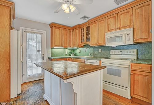 36 Lake Dr, Dover NJ  07869-3459 exterior