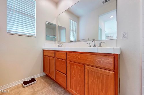 3120 Lisbon Ln, Oxnard CA 93036-7623 exterior