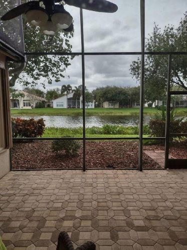 6830 Fiji Cir, Boynton Beach FL  33437-7022 exterior