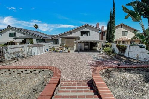 3826 Catamarca Dr, San Diego CA 92124-3403 exterior