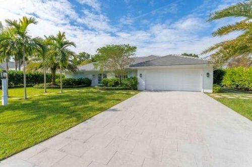 4941 Lake Dr, Boynton Beach, FL 33436-5912