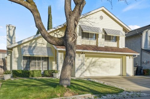 2024 Bailey Dr, Modesto CA  95355-9160 exterior