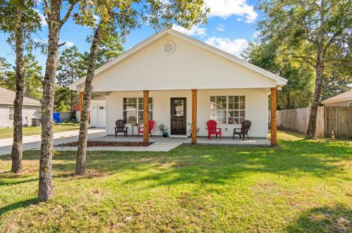 1369 Oakwood Lakes Blvd, Defuniak Springs, FL 32433-4710